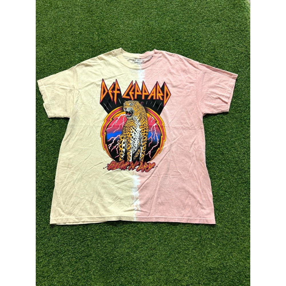 Def Leppard T-Shirt Men's XL Beige Spellout‎ High N Dry Leopard Graphic Cotton